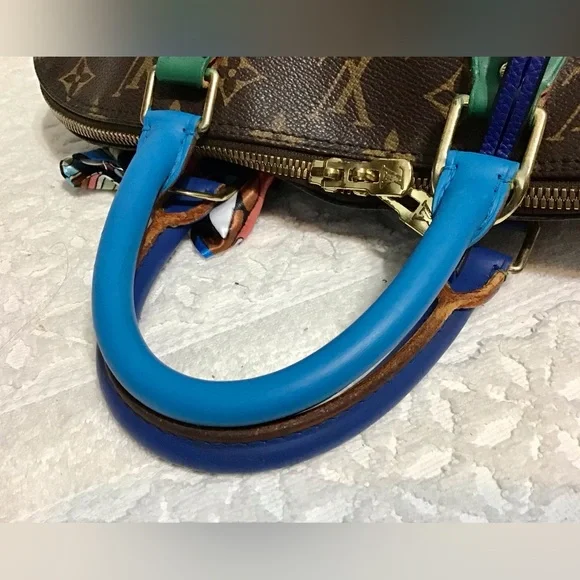 Louis Vuitton Alma - Picture 8 of 16